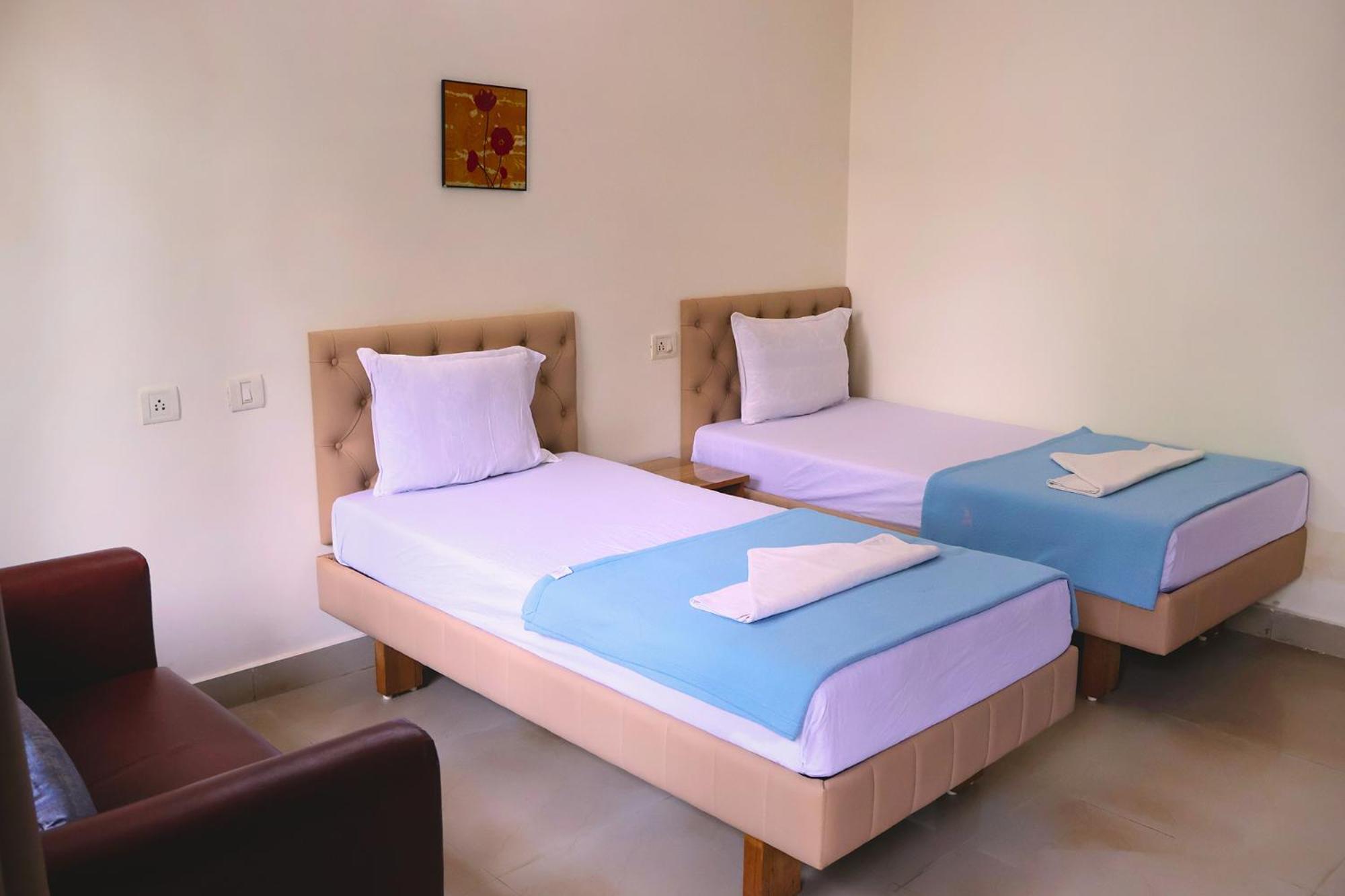 Fabescape Orient Royal Hotel กาลังกูติ ภายนอก รูปภาพ